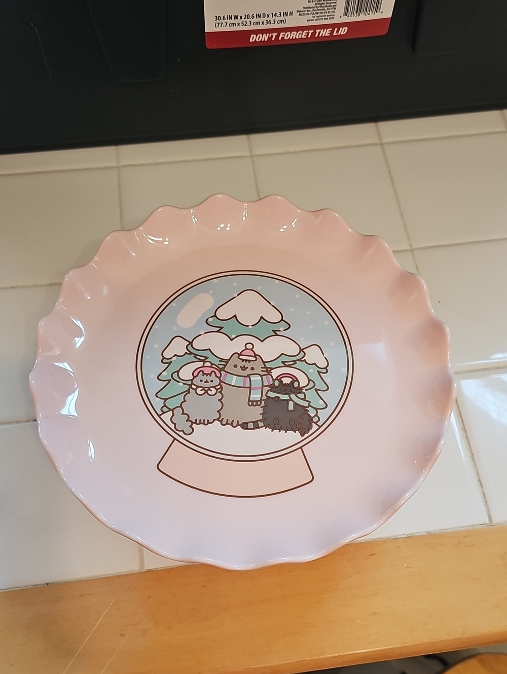 Pusheen The Cat Cute Pink Snow Globe Cake / Dessert Stand